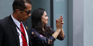 En un fallo emitido recientemente, el juez Esteban Calderón, de la Unidad Judicial de Violencia contra la Mujer y la Familia, decidió revocar las medidas de protección que habían sido otorgadas a la vicepresidenta Verónica Abad tras su denuncia por supuesta violencia de género contra el presidente Daniel Noboa.