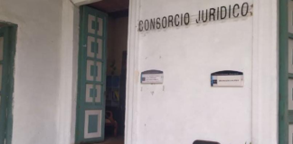 La mañana del viernes 24 de enero de 2025, alrededor de las 09h30, se registró un robo en una oficina de consorcio jurídico ubicada en pleno centro de Guaranda, provincia de Bolívar.