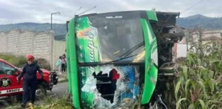 Ambato amaneció conmocionada el 24 de enero, tras un trágico accidente de tránsito que cobró la vida de una persona y dejó 17 heridos.
