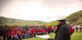 La Prefectura de Chimborazo, liderada por Hermel Tayupanda, presentó el pasado 24 de enero el proyecto de asfaltado de la vía Atapo – Palmira en la comunidad de Atapo El Carmen, cantón Guamote.