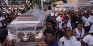Sus familiares retiraron los cuerpos de la morgue de Guayaquil la noche del martes 31 de diciembre de 2024, después que las pericias legales confirmaron su identidad.