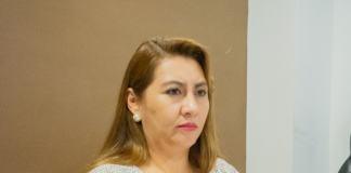 La concejal de Riobamba, Nancy Santillán, ha desmentido categóricamente los rumores que circulan en la opinión pública, los cuales la acusan de haber recibido dinero a cambio de un voto favorable al alcalde Jhon Vinueza en el proceso de destitución.