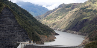 La paralización de la central hidroeléctrica Mazar y los trabajos de mantenimiento en otras unidades explican por qué Ecuador aún depende de la importación de energía desde Colombia.