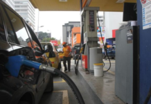 La falta de gasolina extra en Riobamba y la provincia de Chimborazo tiene en alerta a conductores de vehículos privados y de servicio público, así como a los distribuidores de combustibles.