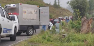 La calma habitual de la parroquia Izamba, al norte de Ambato, se transformó en desconcierto y horror este sábado 18 de enero. Cerca de la iglesia de San Isidro, dos cuerpos sin vida fueron encontrados al costado de la carretera.