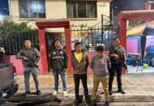 Este 24 de enero, en un operativo la Policía Nacional del Ecuador, a través de la Dirección Nacional de Investigación de Delitos contra la Vida, Muertes Violentas, Desapariciones, Secuestros y Extorsión (DINASED), logró la captura de dos individuos implicados en un caso de extorsión en la provincia de Tungurahua.