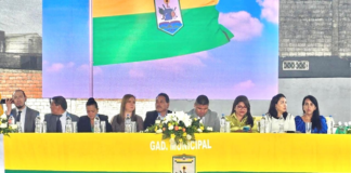 El martes 28 de enero, el cantón Cumandá conmemoró su 33° aniversario de cantonización con una sesión solemne que contó con la presencia de Hermel Tayupanda Cuvi, prefecto de Chimborazo, quien asistió como invitado especial. 