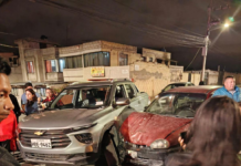 La intersección de las Av. Edelberto Bonilla y Puruhá, en Riobamba, fue escenario de un accidente de tránsito este 3 de enero del 2025, que dejó a dos vehículos afectados y a los transeúntes cuestionando el respeto a las normas de tránsito.