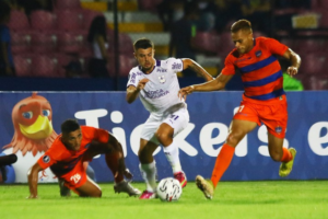 El mediocampista uruguayo Joaquín Valiente llegó a Guayaquil para sumarse a las filas del Barcelona Sporting Club, equipo que ya se encuentra en plena pretemporada en Manta.