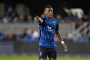 La posibilidad de que Carlos Gruezo se sume al fútbol argentino quedó descartada, tras los comentarios del entrenador de Racing Club, Gustavo Costas.