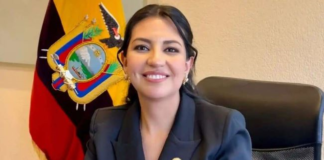 A través del Decreto Ejecutivo N° 492, con fecha del jueves 2 de enero de 2025, el presidente Daniel Noboa designó como Vicepresidenta de la República a Sariha Moya, actual secretaria nacional de Planificación.