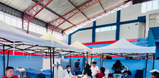 En el Coliseo Municipal de Chambo se realizó el miércoles 15 de enero la feria “Resolvemos en territorio” que brindó información y servicios a la ciudadanía de las diferentes carteras de estado