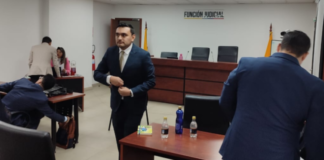 En el Complejo Judicial Norte, Sebastián Barreiro Abad, hijo de la vicepresidenta Verónica Abad, debía ser juzgado por el presunto delito de oferta para realizar tráfico de influencias. Sin embargo, la audiencia se declaró fallida.