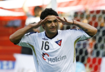 Casi 17 años después de haber alcanzado la gloria con la Liga, el histórico delantero Claudio Bieler regresa a Ecuador para recibir un homenaje en el Estadio Rodrigo Paz Delgado.