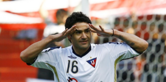 Casi 17 años después de haber alcanzado la gloria con la Liga, el histórico delantero Claudio Bieler regresa a Ecuador para recibir un homenaje en el Estadio Rodrigo Paz Delgado.