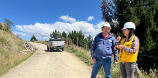 La Prefectura de Chimborazo a través de la Coordinación de Fiscalización, realizó un recorrido para inspeccionar el avance del estudio y diseño definitivo de un proyecto vial que abarcará 24 kilómetros, conectando la parroquia Cebadas, en Guamote, con la vía Charicando, en Alausí.