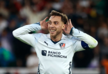 Ezequiel Piovi, mediocampista argentino de 32 años, deja un legado importante en el fútbol ecuatoriano al cerrar un ciclo exitoso con Liga Deportiva Universitaria.