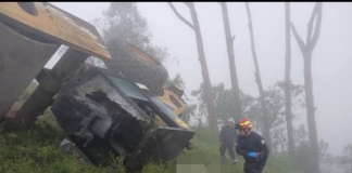 En el cantón Pallatanga, en la provincia de Chimborazo, una tragedia sacudió a la comunidad el 27 de enero, una llamada de emergencia alertó a las autoridades sobre un grave accidente, una maquinaria pesada había caído a un abismo en el sector Trigoloma.