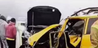 Se registró un accidente de tránsito múltiple en la vía Guaranda-Ambato, la tarde del viernes 3 de enero específicamente en el sector conocido como la Vuelta del Key.