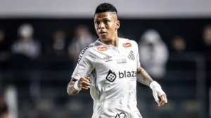 Billy Arce, el extremo ecuatoriano que no logró consolidarse en el Santos de Brasil, tiene todo listo para su nuevo reto en el fútbol colombiano.