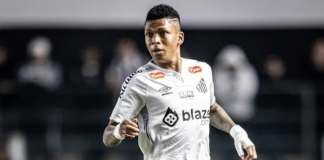 Billy Arce, el extremo ecuatoriano que no logró consolidarse en el Santos de Brasil, tiene todo listo para su nuevo reto en el fútbol colombiano.