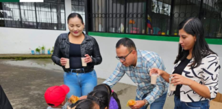 En un esfuerzo conjunto por garantizar el bienestar y la nutrición de la niñez, la Administración Municipal de Chunchi, liderada por el alcalde Frantz Joseph, llevó a cabo el 9 de enero, la entrega de desayunos escolares en varias instituciones educativas del cantón.