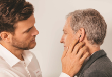 Algunas dolencias faciales están estrechamente relacionadas con los oídos debido a su proximidad anatómica y a la relación directa con los aparatos bucales, nasales y respiratorios.