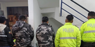 Un cabo segundo de la Policía Nacional, identificado como Jefferson T., fue aprehendido y enfrenta cargos por presunto tráfico ilícito de sustancias sujetas a fiscalización en alta escala.