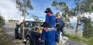 La Prefectura de Chimborazo, a través de la Dirección de Obras Públicas, avanza en los trabajos de señalización horizontal y vertical en el anillo vial Quimiag-Chambo, que abarca una extensión de 16 kilómetros.