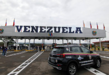 En un movimiento sorpresivo, el gobierno de Venezuela anunció el cierre temporal de la frontera terrestre con Colombia y la suspensión de vuelos entre ambos países.