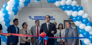 La Escuela Superior Politécnica de Chimborazo (ESPOCH) ha dado un paso significativo en el ámbito de la investigación y el desarrollo tecnológico este 31 de enero, con la inauguración del nuevo Laboratorio de Investigación de Compatibilidad Electromagnética.