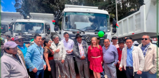 El 31 de enero de 2025, el prefecto de Bolívar, Aníbal Coronel, y la viceprefecta, María Elena Coles, realizaron la entrega de 29 unidades, incluyendo maquinaria pesada y vehículos livianos, a la ciudadanía de la provincia.