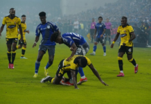 El evento de presentación oficial del plantel de Emelec para la temporada 2025, fue suspendido este 11 de febrero, luego de que un petardo explotara cerca del área de Barcelona SC, afectando al arquero José Contreras.