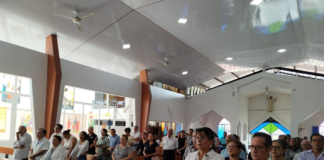 El pasado sábado 15 de febrero, familiares, amigos y vecinos de la ciudad de Puyo se reunieron para conmemorar el primer mes del fallecimiento de Don Isidoro Eloy Flores Carvajal, figura emblemática en la historia de Puyo.