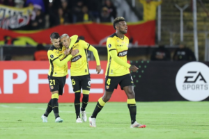 Barcelona SC sacó ventaja en su serie de Copa Libertadores al imponerse 1-0 sobre El Nacional, en el duelo de ida por la segunda fase del torneo. Un autogol de Charles Vélez terminó siendo la diferencia, en el que los toreros supieron manejar los tiempos y regresar a Guayaquil con una victoria de oro.