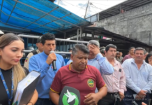 La Unión de Taxis y Camionetas de Pastaza protagonizó una marcha este 25 de febrero, hasta la Agencia Nacional de Tránsito (ANT) para manifestar su rechazo a un estudio de factibilidad que avala la creación de una nueva operadora de taxis mixtos en el cantón Mera.