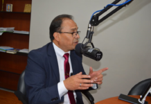 El rector reelecto de la Universidad Estatal de Bolívar (UEB), Arturo Rojas, se pronunció sobre varios temas clave para el futuro de la institución, destacando la importancia del proceso de acreditación, los avances en comunicación y los convenios internacionales.