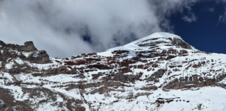 El Chimborazo, más blanco que nunca, se ha convertido en el epicentro de una fiebre turística que moviliza a miles de personas.