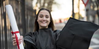 EDUCACIÓN. En un contexto de crisis socioeconómica y alta conmoción social por el desempleo, los posgrados se han convertido en una inversión clave para el futuro profesional. En un entorno cambiante y altamente competitivo, quienes deciden continuar su formación tienen mayores probabilidades de escalar en sus carreras, acceder a mejores oportunidades laborales y disfrutar de condiciones más favorables.