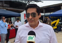 El presidente del Consejo de Educación Superior (CES), Pablo Bernal, participó en la Feria de Educación Superior en Puyo, este 11 de febrero, un evento que congregó a más de mil estudiantes de bachillerato interesados en conocer la oferta académica de universidades e institutos tecnológicos del país.