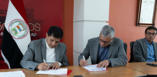 En un acto formal realizado el 11 de febrero, en la sala de Consejo Politécnico, la Escuela Superior Politécnica de Chimborazo (ESPOCH) y SERTECPET firmaron un convenio de colaboración que busca fortalecer la vinculación entre ambas instituciones, con el objetivo de facilitar el desarrollo de programas educativos y proyectos conjuntos.