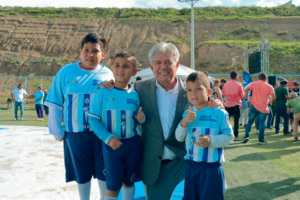 La Junta de Beneficencia de Guayaquil, en alianza con el Atlético de Madrid y la Alcaldía de Manta, encontraron la forma de articular sus labores y fomentar el desarrollo deportivo en Ecuador con la inauguración de escuelas de fútbol gratuitas.