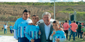 La Junta de Beneficencia de Guayaquil, en alianza con el Atlético de Madrid y la Alcaldía de Manta, encontraron la forma de articular sus labores y fomentar el desarrollo deportivo en Ecuador con la inauguración de escuelas de fútbol gratuitas.