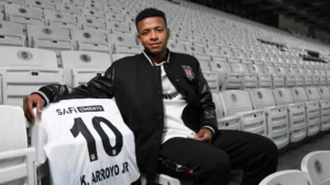 Keny Arroyo usará el emblemático número 10 en el Besiktas. El extremo ecuatoriano ya se entrena con su nuevo equipo en Turquía y su debut podría estar más cerca de lo esperado.
