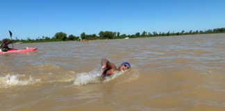 El nadador ecuatoriano David Farinango dejó en alto el nombre del país al conseguir el segundo lugar en la maratón acuática Santa Fe - Coronda, considerada una de las competencias de aguas abiertas más duras y prestigiosas del mundo.