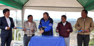 El Gobierno Nacional, a través de la Empresa Eléctrica Riobamba (EERSA), ha entregado el proyecto de alumbrado público y modernización de infraestructura eléctrica en la comunidad Alacao, ubicada en el cantón Guano, provincia de Chimborazo.