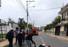 La mañana del 25 de febrero comenzó con un incidente que alteró la tranquilidad del sector La Dolorosa, en Guano, cuando un motociclista perdió el control de su moto y terminó en medio de la calzada.