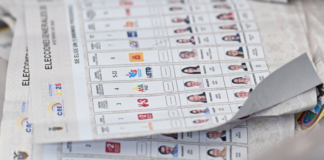 Las elecciones presidenciales de Ecuador 2025 han dejado una contienda marcada por la polarización. Según los resultados oficiales del Consejo Nacional Electoral (CNE)