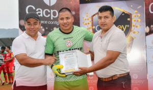 El fútbol ecuatoriano está de luto. La tragedia golpeó al Club Primero de Mayo de Yantzaza, equipo de Zamora Chinchipe, tras el fallecimiento de su arquero Edison Patricio Dávila en un accidente de tránsito la noche del domingo 9 de febrero.