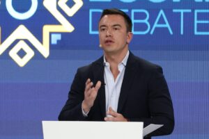 ​Uno de los elementos definitorios en esta última etapa del proceso electoral, fue debate presidencial, sin duda entre los ejes tratados y de acción urgente está el de Criminalidad y Seguridad, los candidatos Daniel Noboa y Luisa González presentaron sus propuestas y se confrontaron en torno a la grave situación de violencia que atraviesa el Ecuador.​